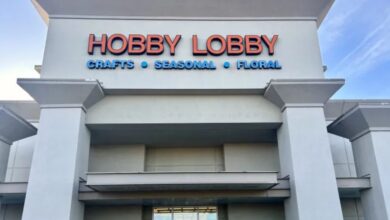 Is hobby lobby open on New Year's Day